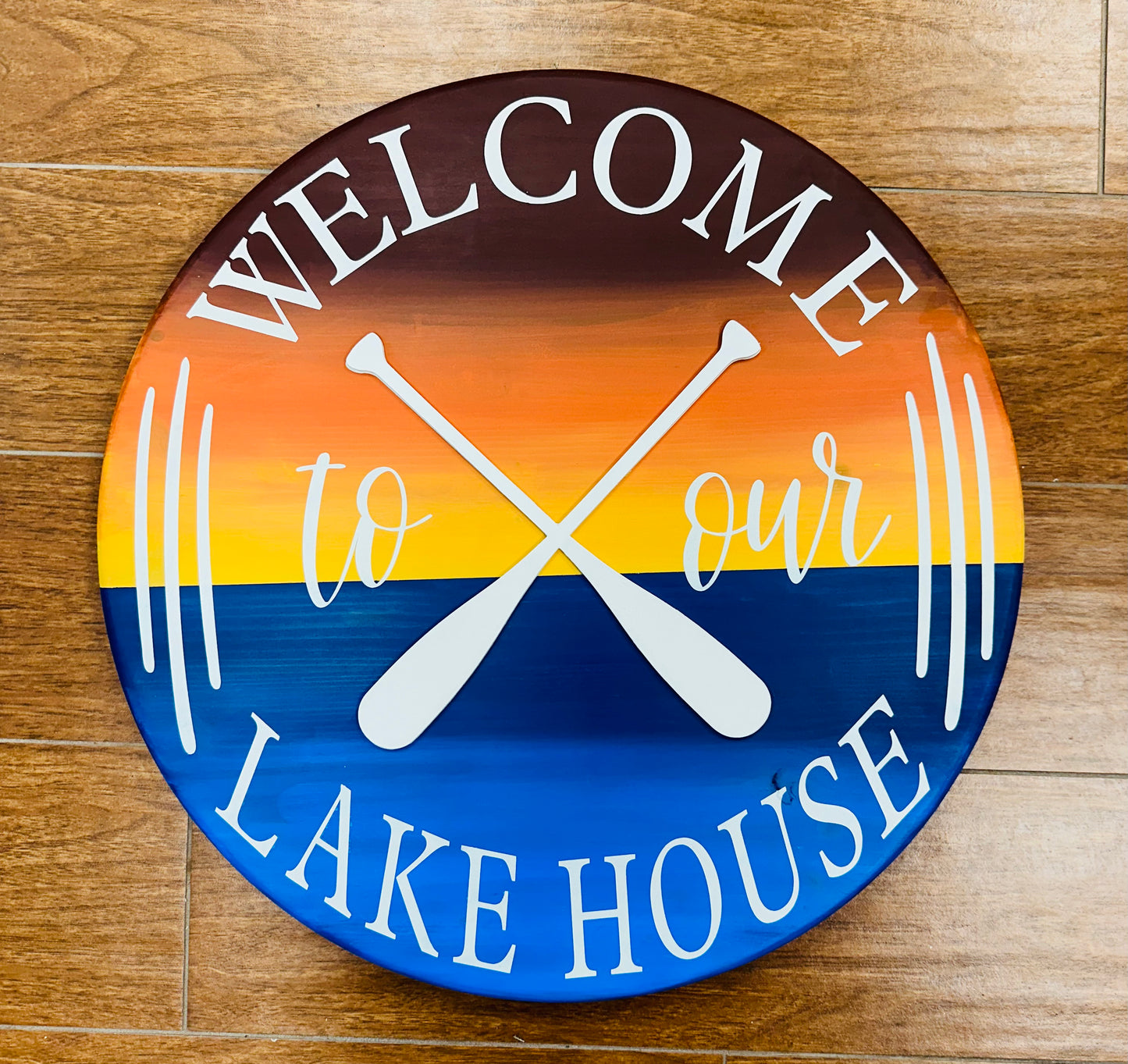 118-Welcome to our lake house with crossed paddles