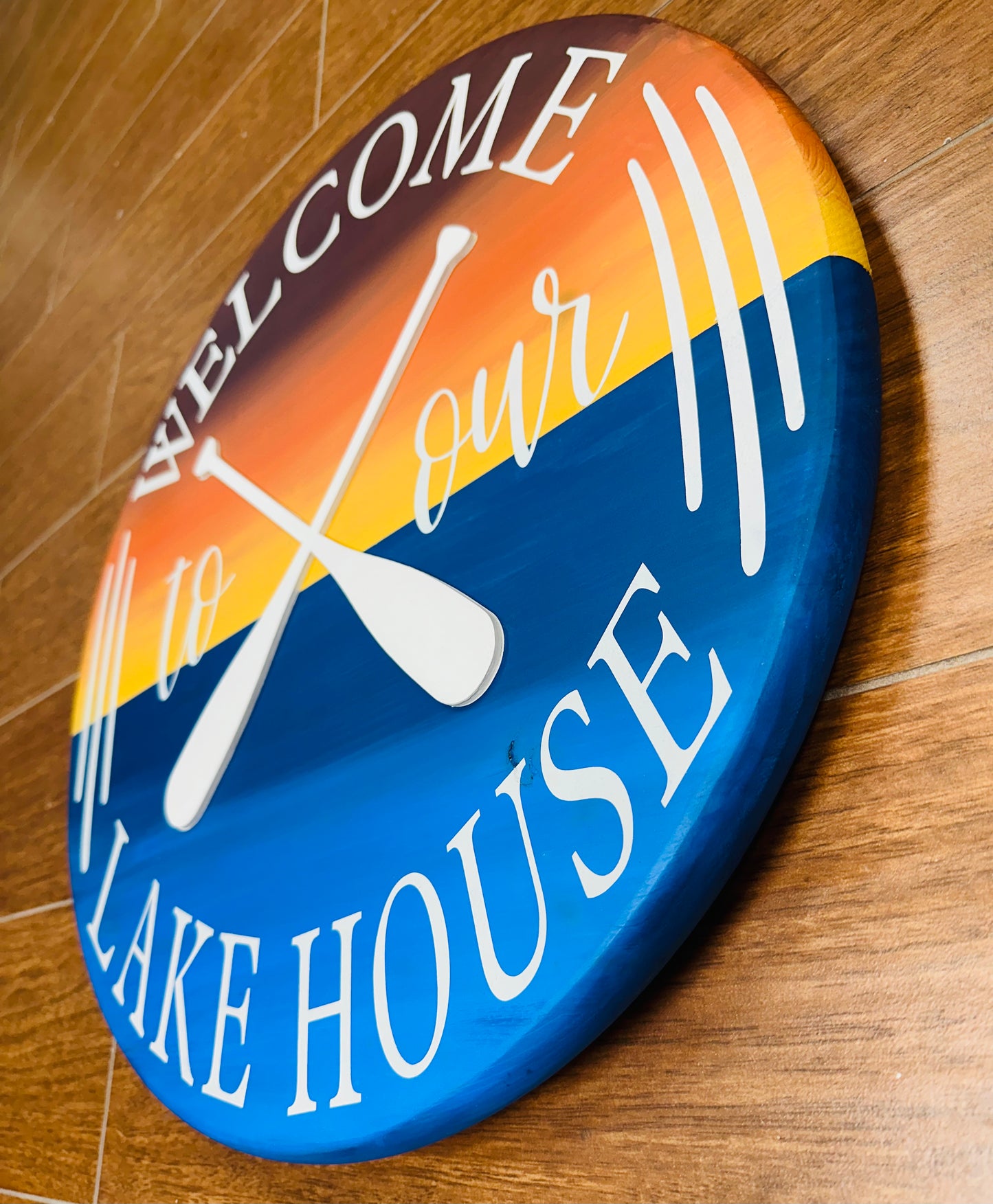 118-Welcome to our lake house with crossed paddles