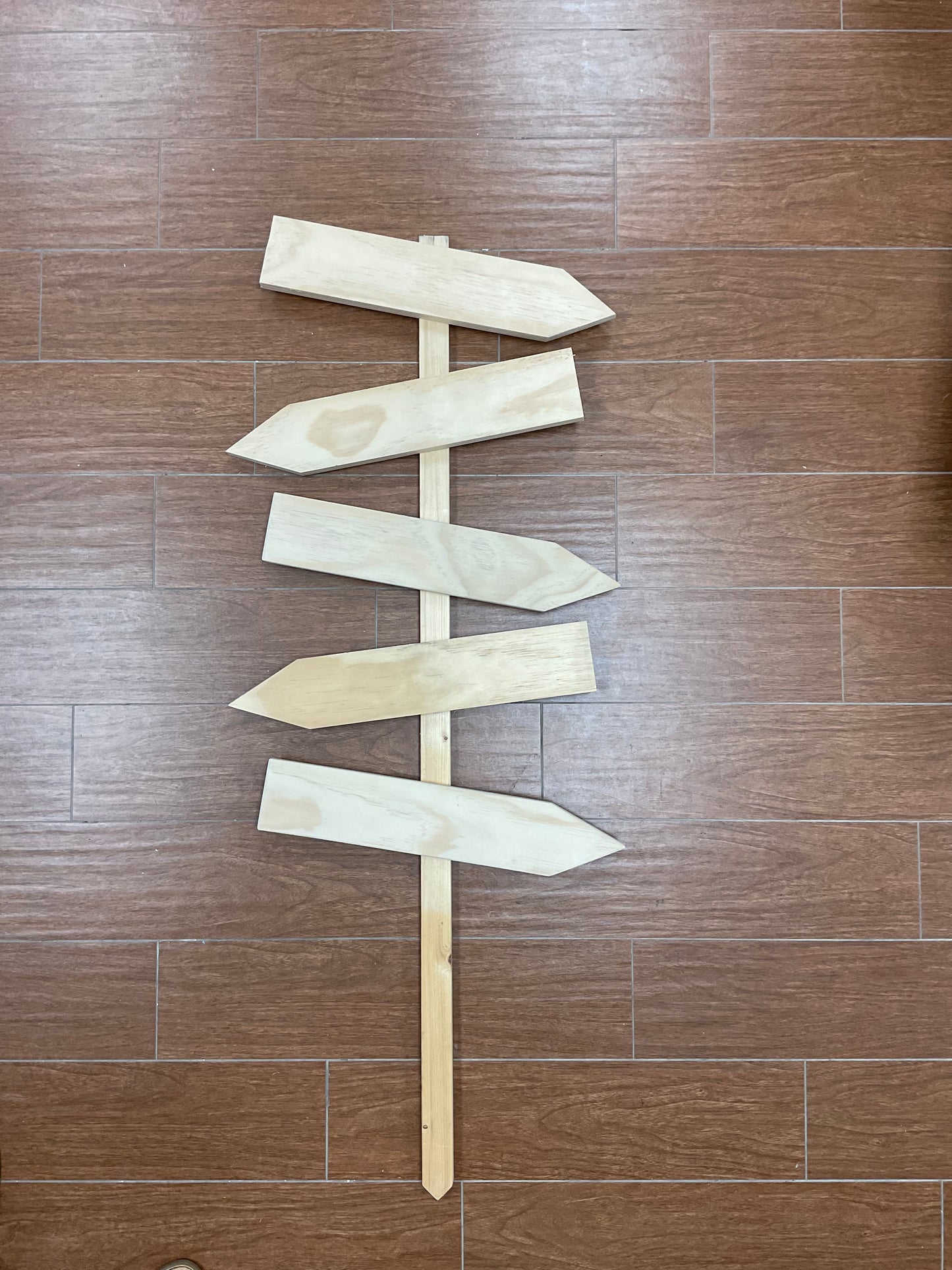 253 - North Pole directional sign
